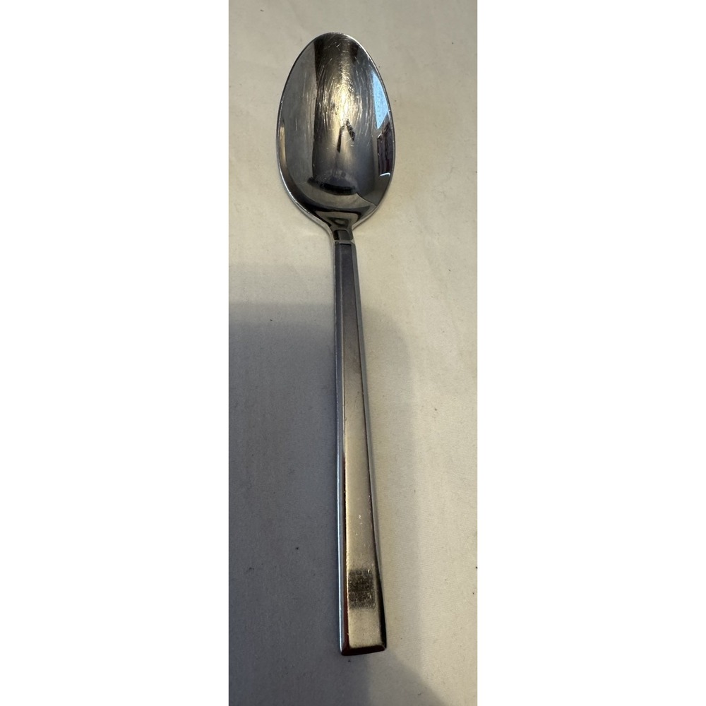 1 Reed & Barton ADDISON Tablespoon Everyday Stainless Flatware‎ 18/10 Vietnam